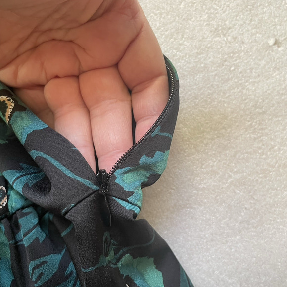 J Crew Shirt Women 6 Black Green Poppies Button Up Bloomcore Blouse Grunge Top - Picture 7 of 14